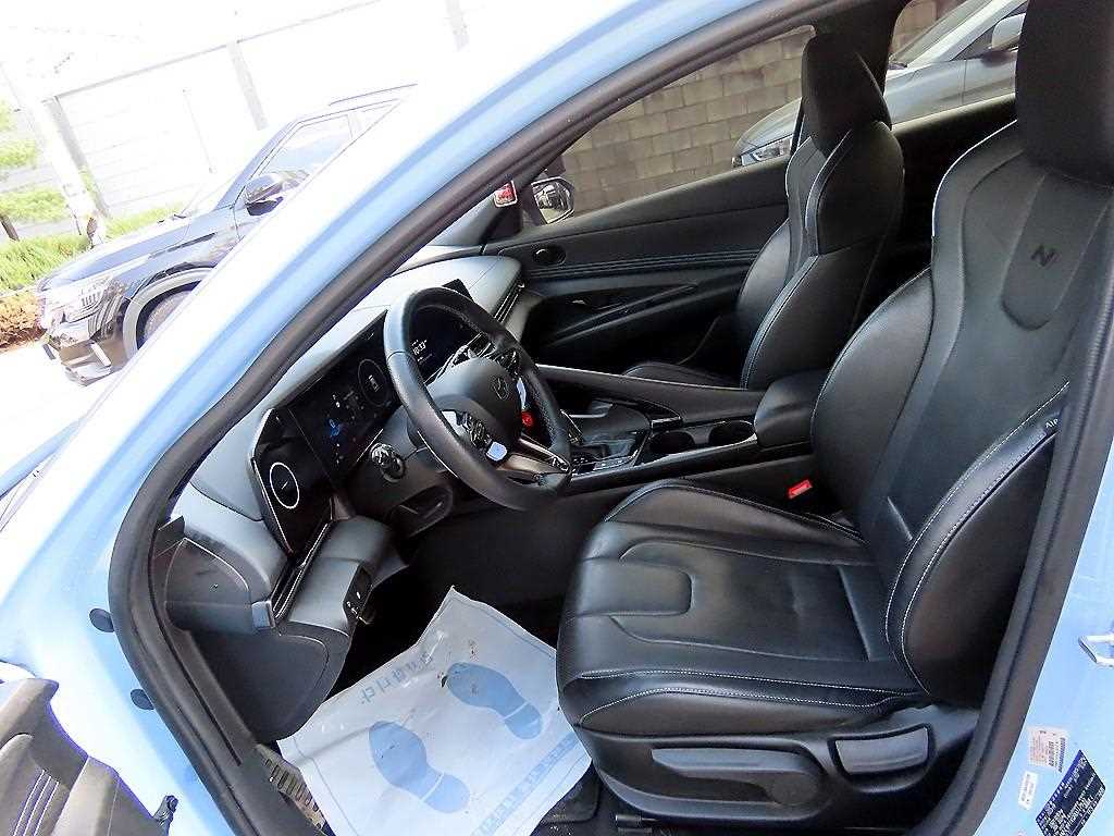 HYUNDAI Avante - Vista 5