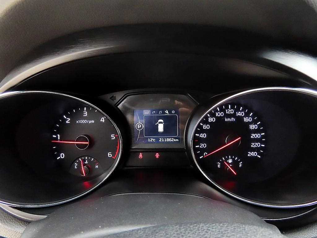 KIA Carnival - Vista 10