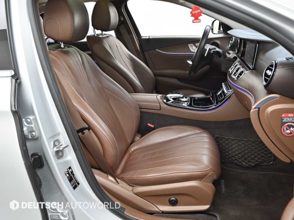 Mercedes Benz E class - Vista 10