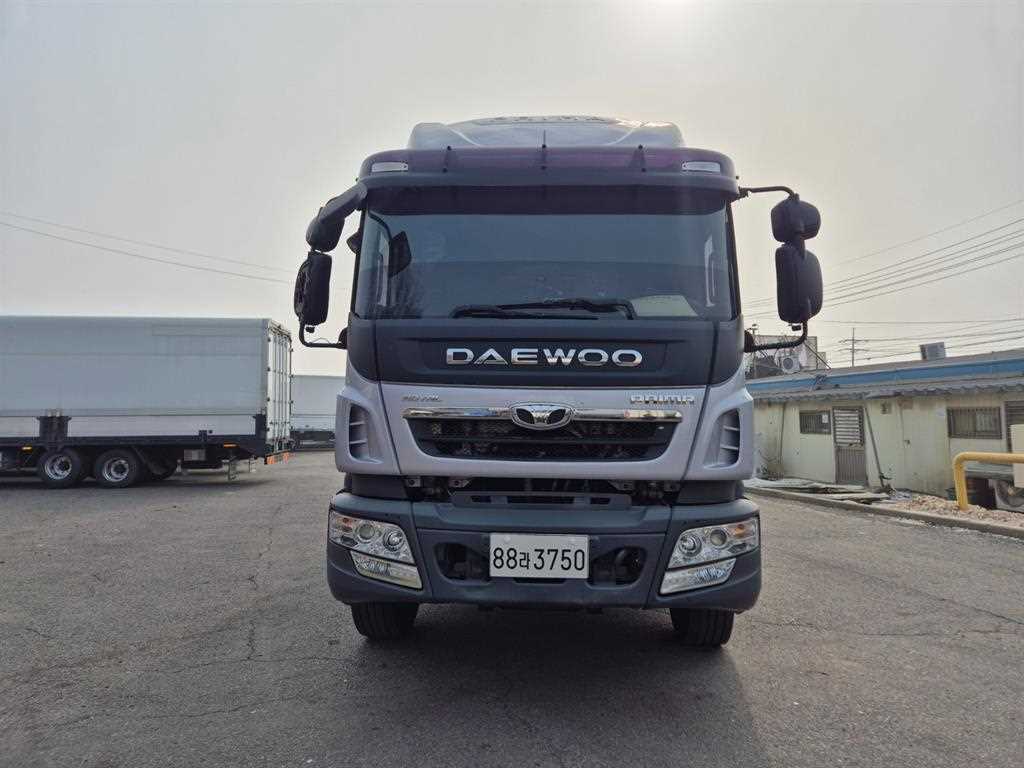 medium and large cargo truck - Vista 2