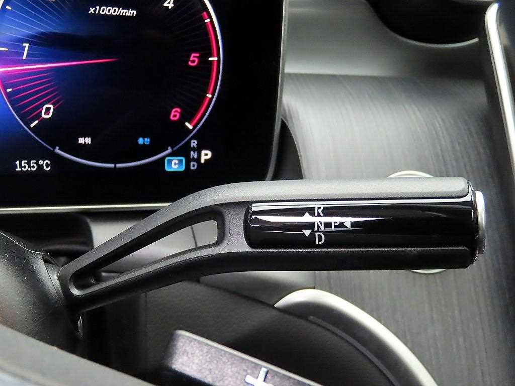 Mercedes Benz GLC Class - Vista 10