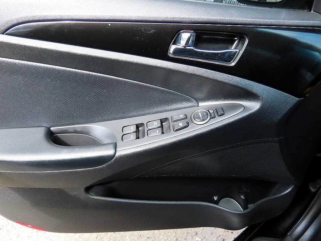 HYUNDAI Sonata - Vista 11