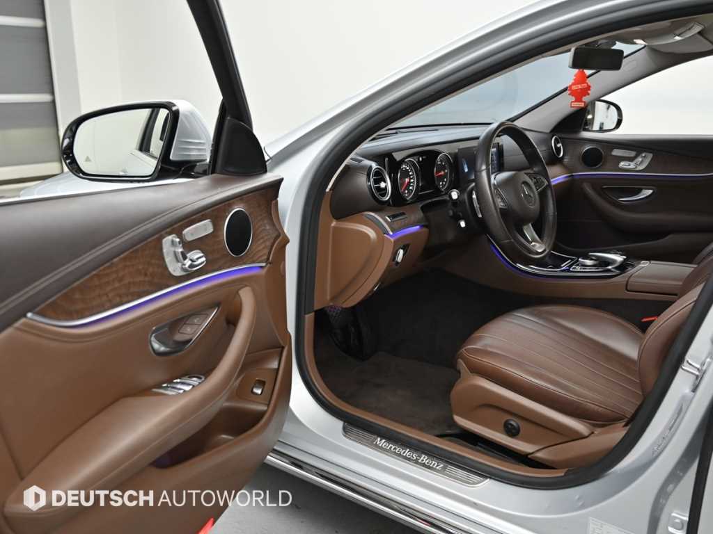 Mercedes Benz E class - Vista 11