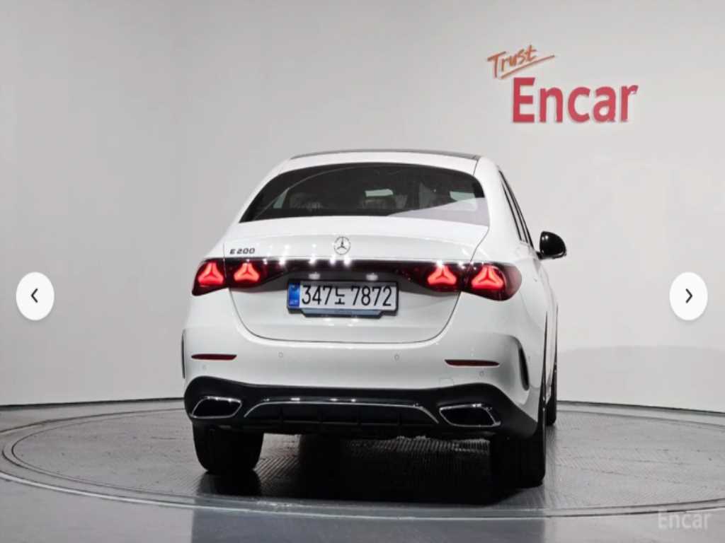 Mercedes Benz E class - Vista 4