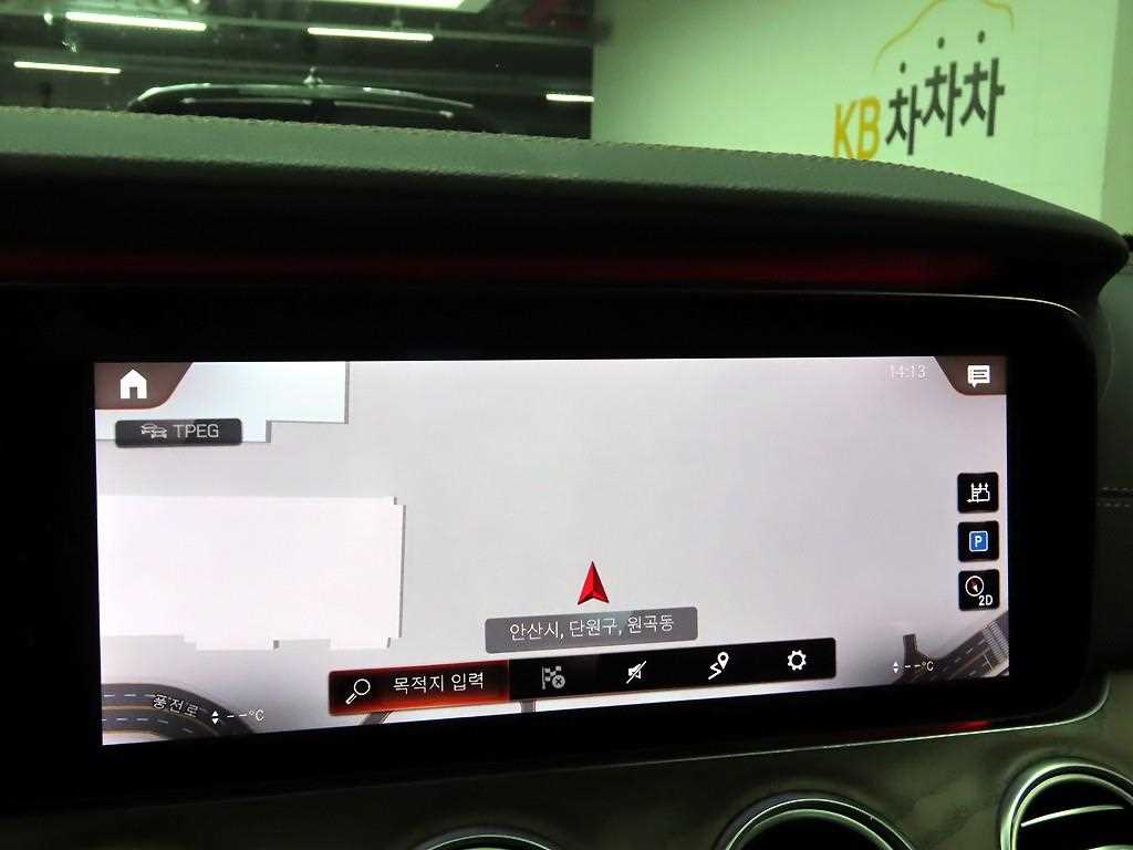 Mercedes Benz E class - Vista 8