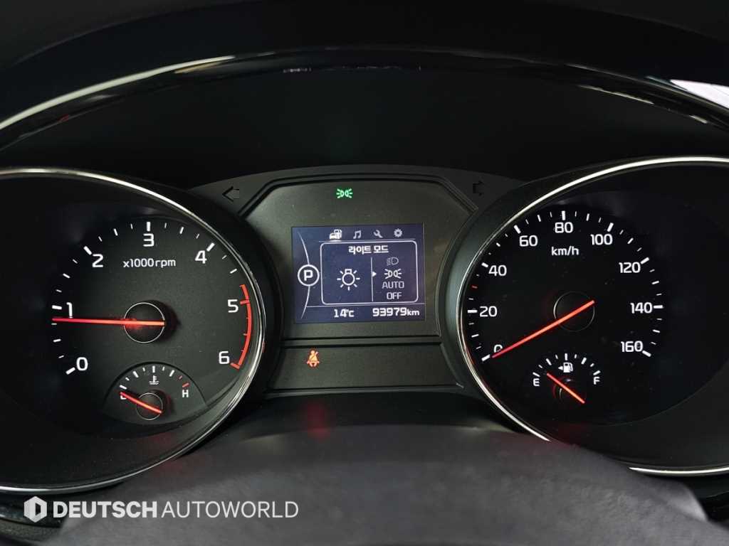 KIA Carnival - Vista 8