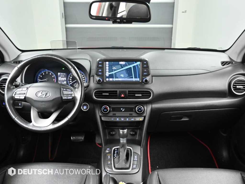 HYUNDAI Kona - Vista 7