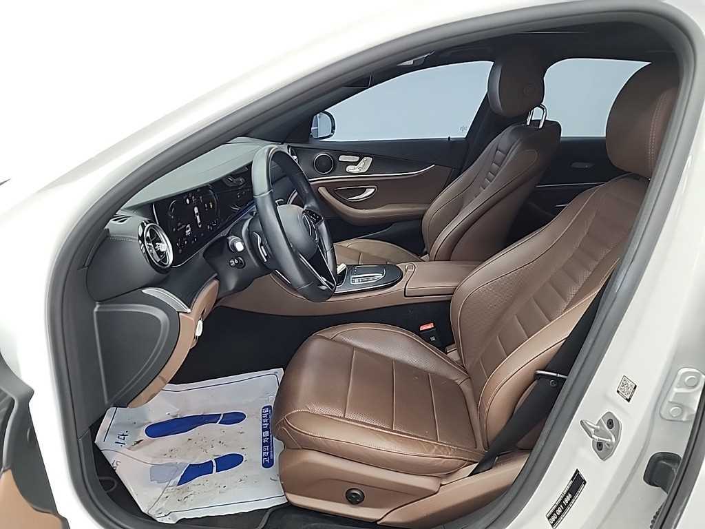 Mercedes Benz E class - Vista 11