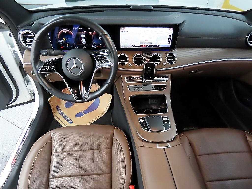 Mercedes Benz E class - Vista 7
