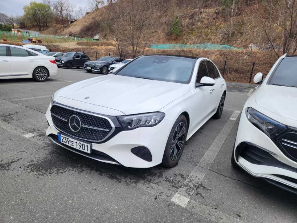 Mercedes Benz E class - Vista 2