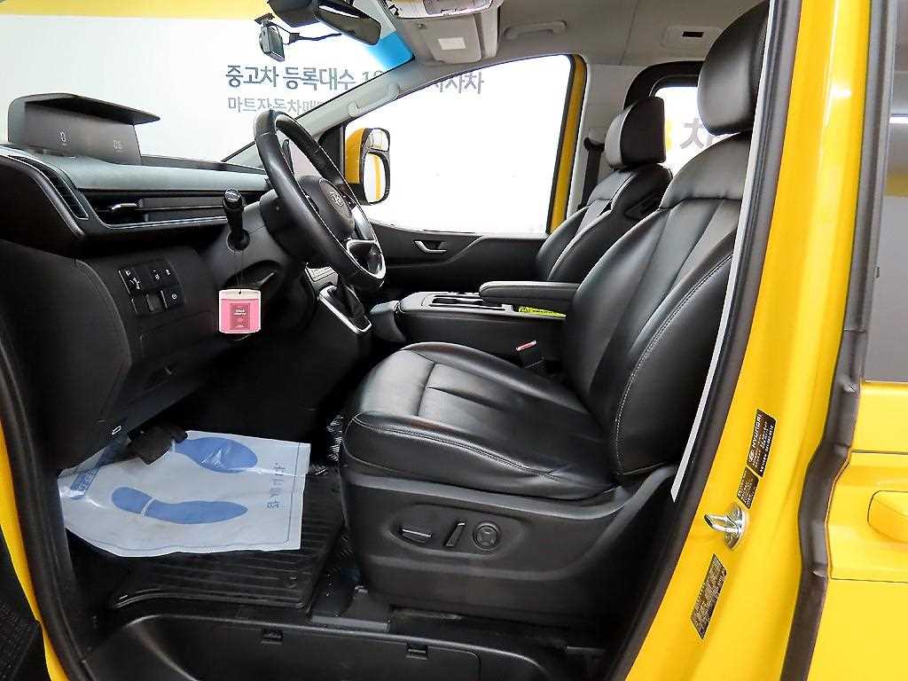 HYUNDAI Staria - Vista 5