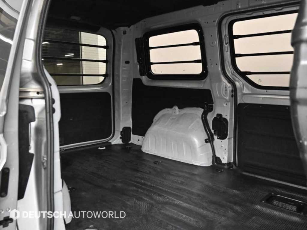 HYUNDAI Staria - Vista 12