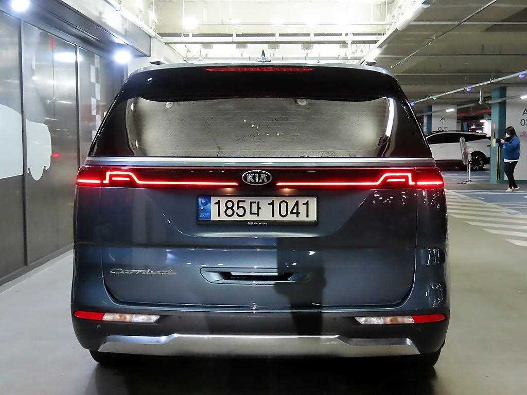 KIA Carnival - Vista 5