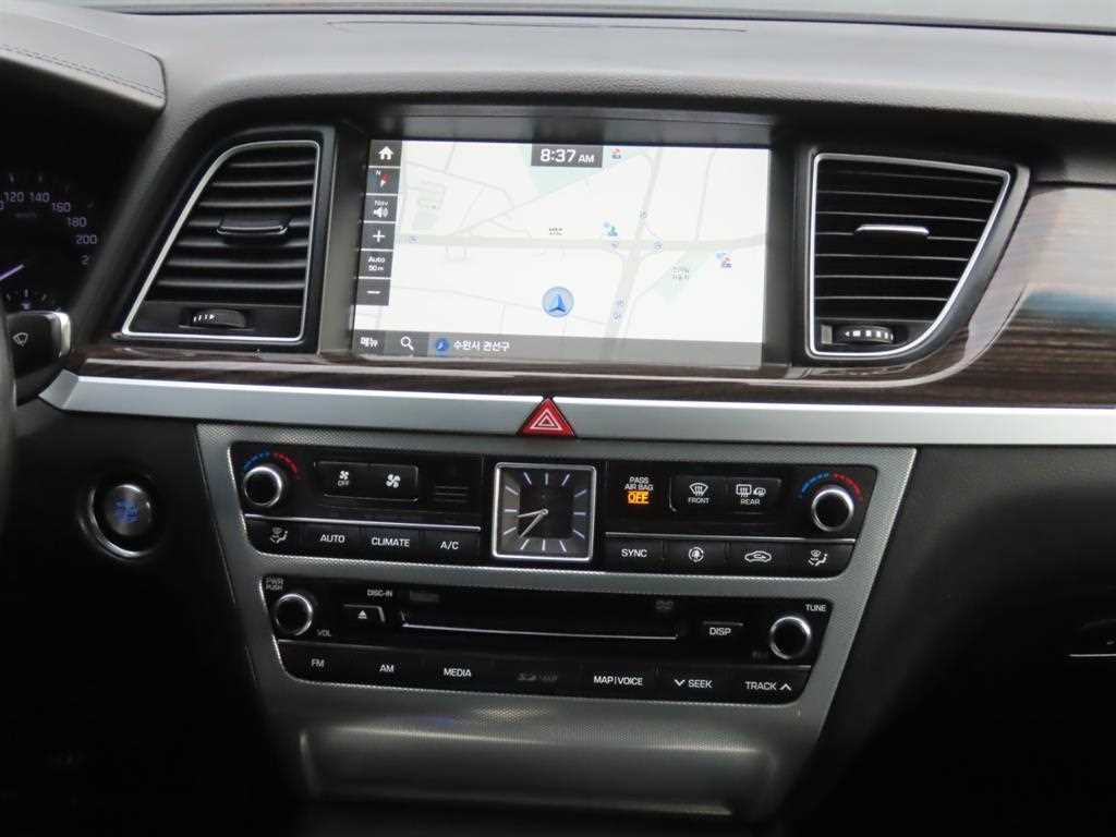 Genesis G80 - Vista 12