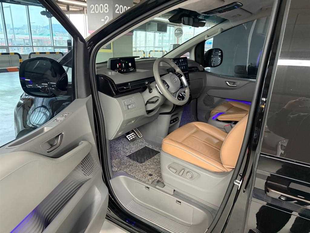 HYUNDAI Staria - Vista 5