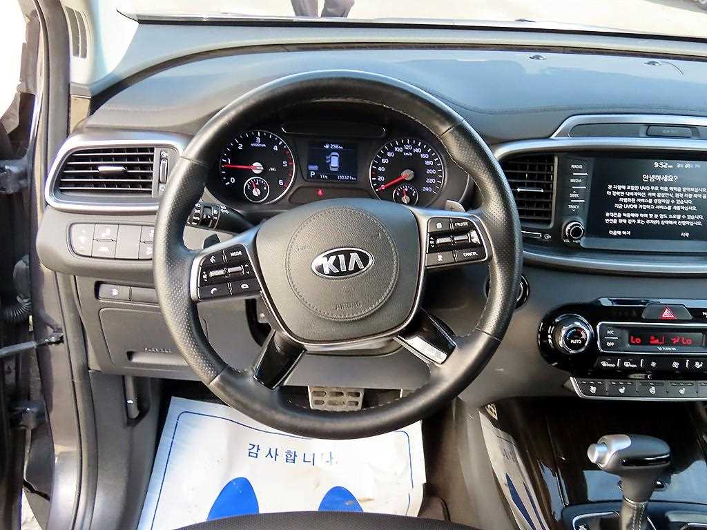 KIA Sorento - Vista 8