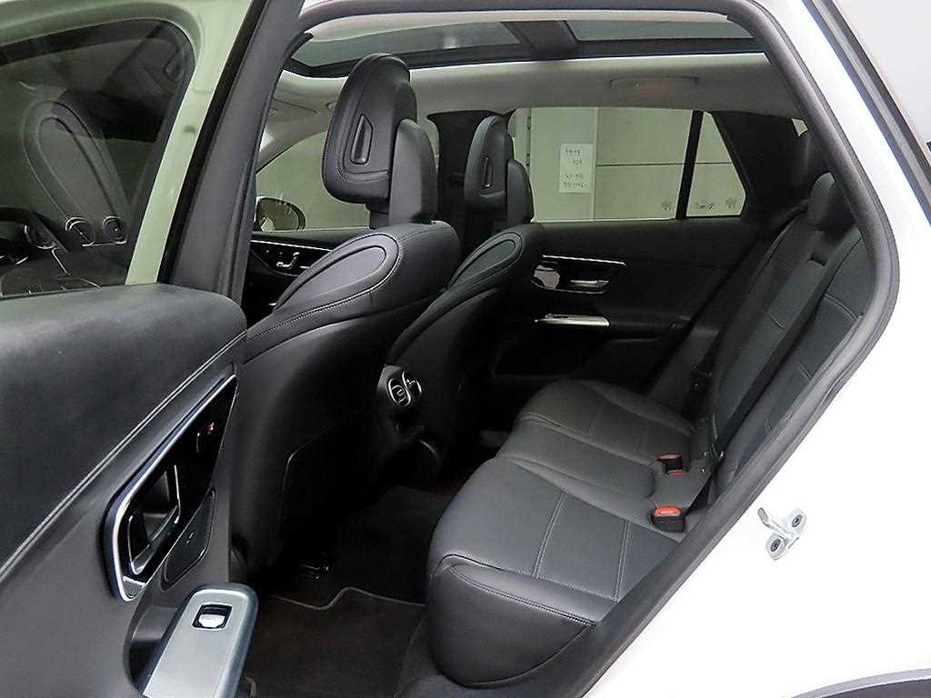 Mercedes Benz GLC Class - Vista 6