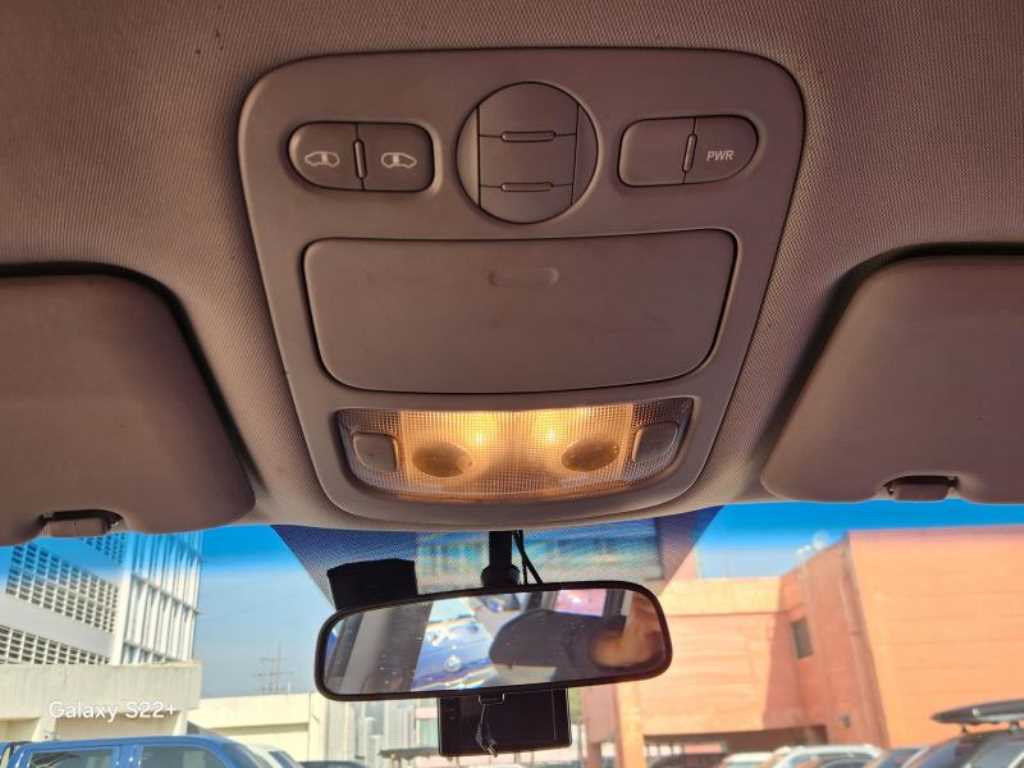 KIA Carnival - Vista 11