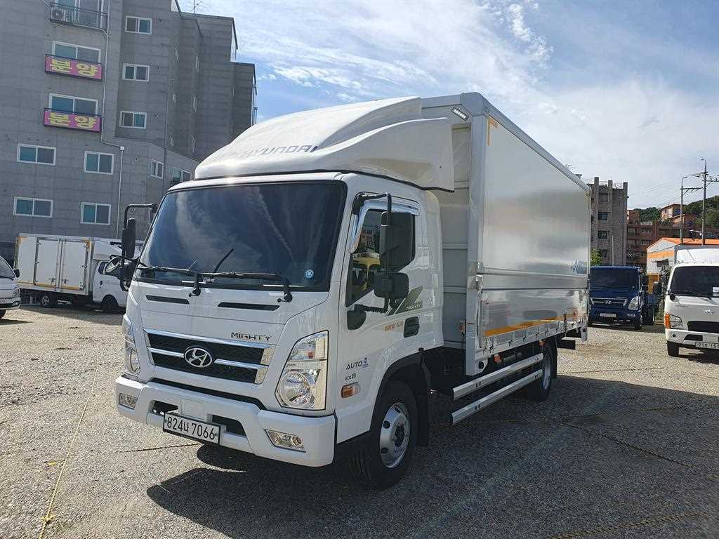 medium and large cargo truck - Vista 6