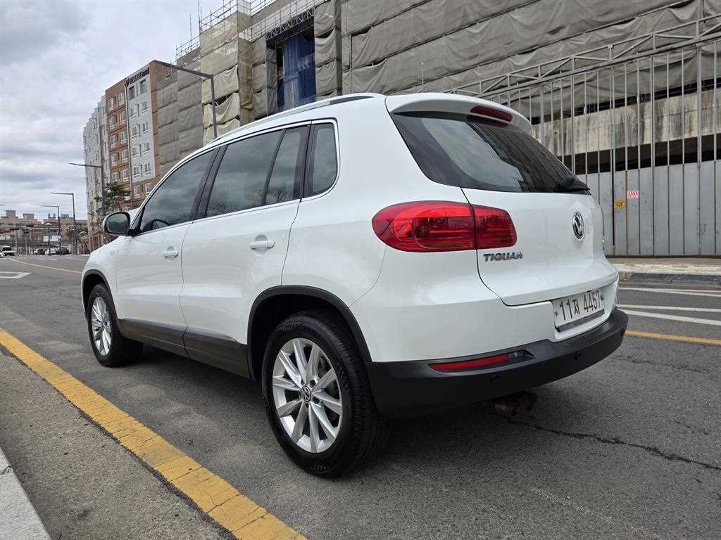 Volkswagen Tiguan - Vista 5
