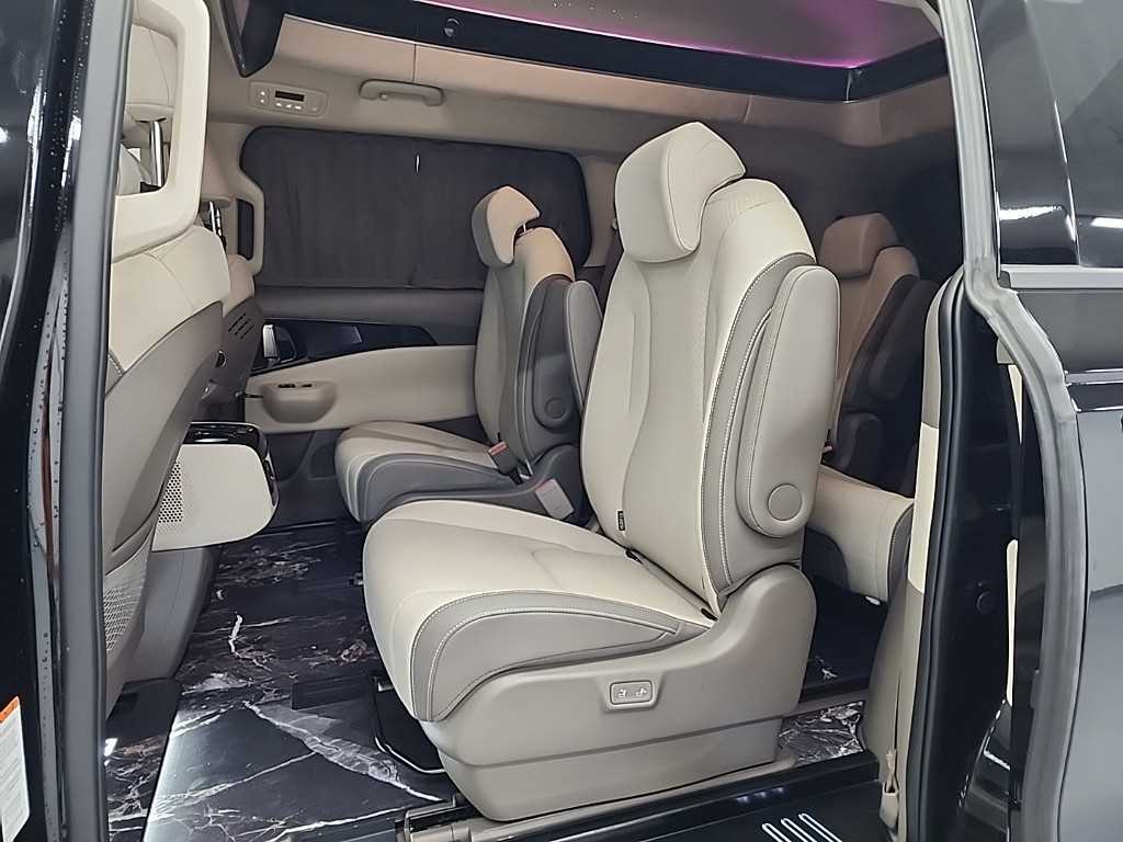 KIA Carnival - Vista 12