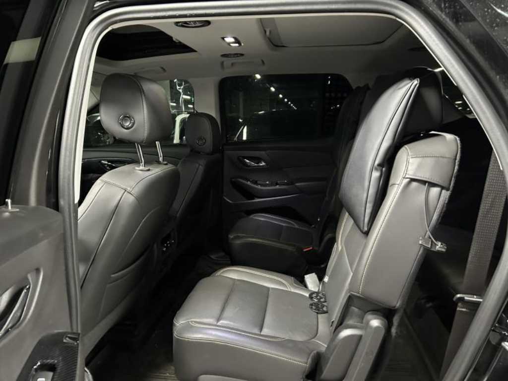 Chevrolet Travers - Vista 10