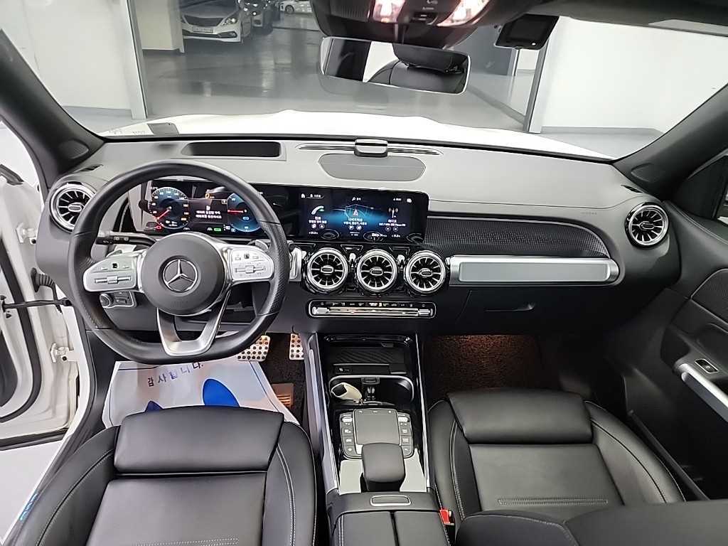 Mercedes Benz EQB - Vista 7