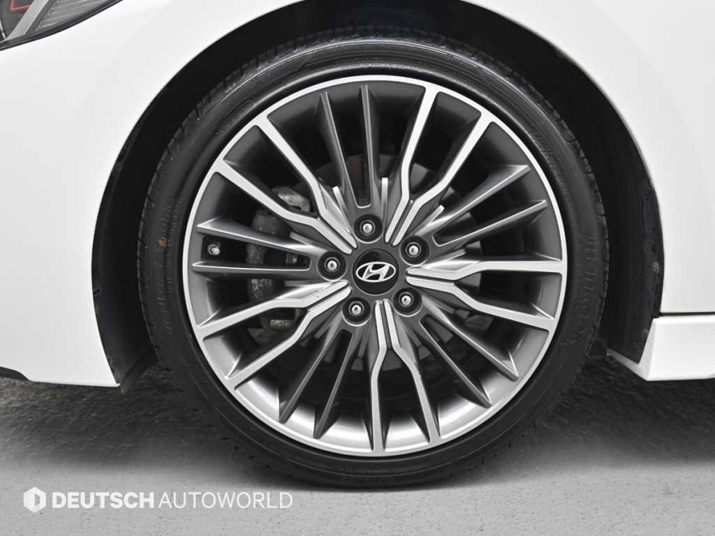 HYUNDAI Avante - Vista 5