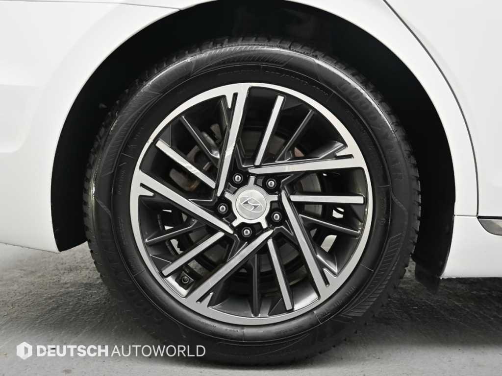 HYUNDAI Grandeur - Vista 5