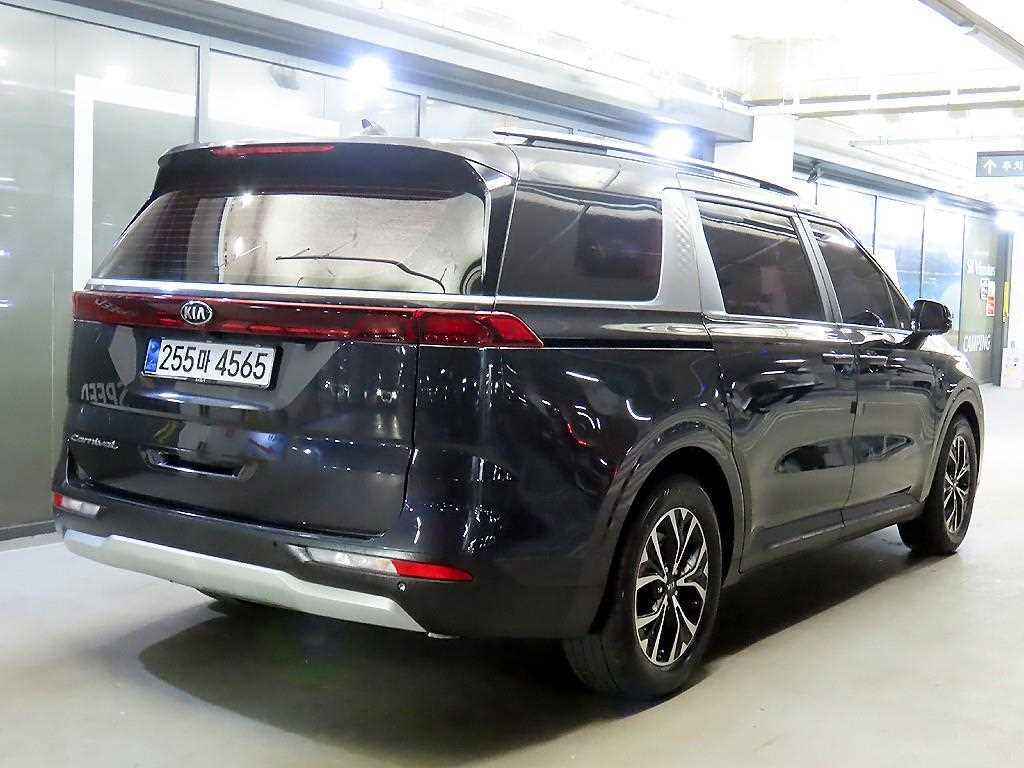 KIA Carnival - Vista 4
