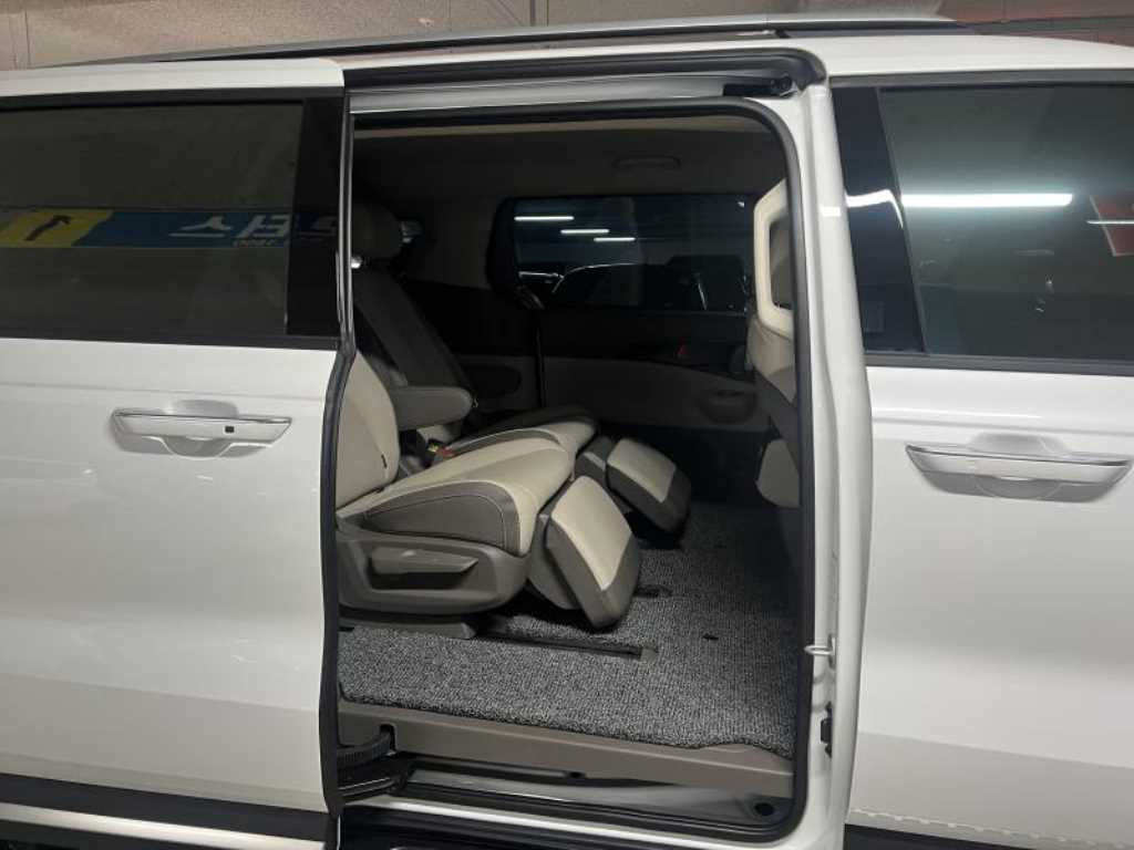 KIA Carnival - Vista 8