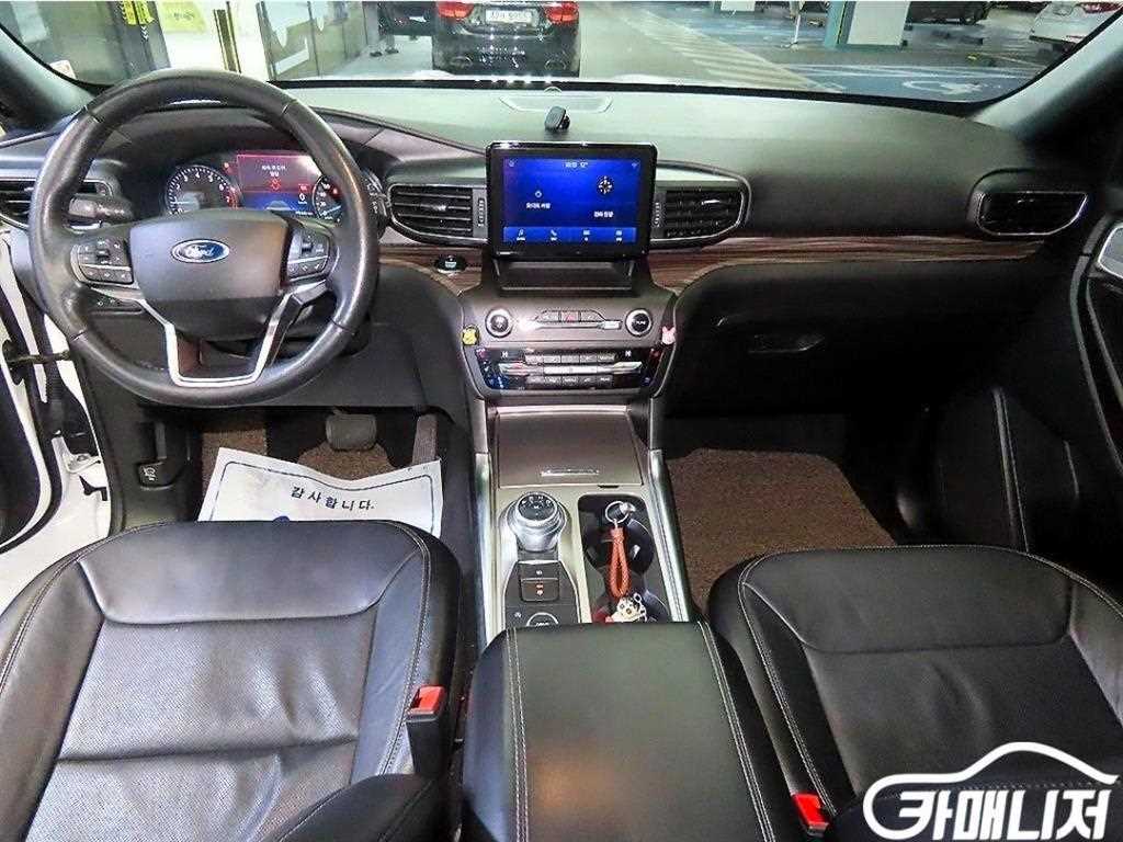 Ford Explorer - Vista 10