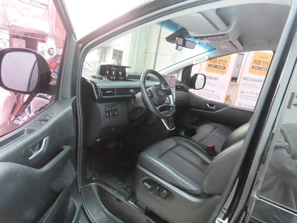 HYUNDAI Staria - Vista 5