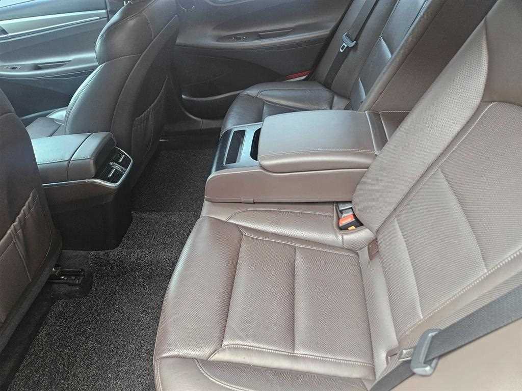 HYUNDAI Grandeur - Vista 10