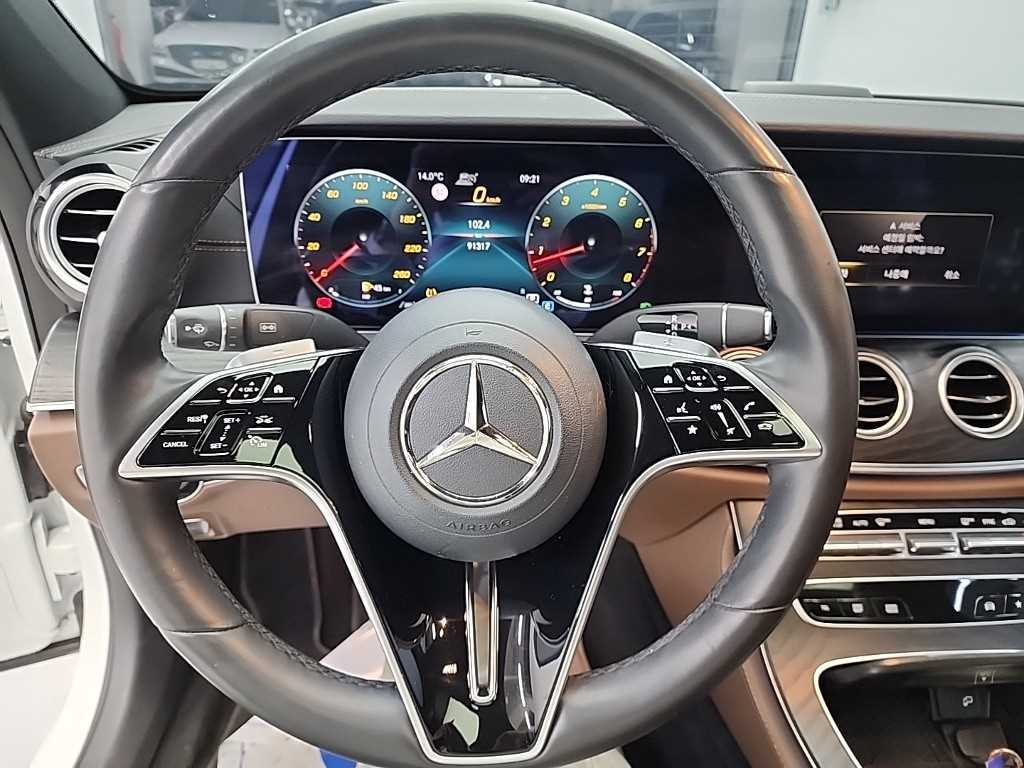 Mercedes Benz E class - Vista 9