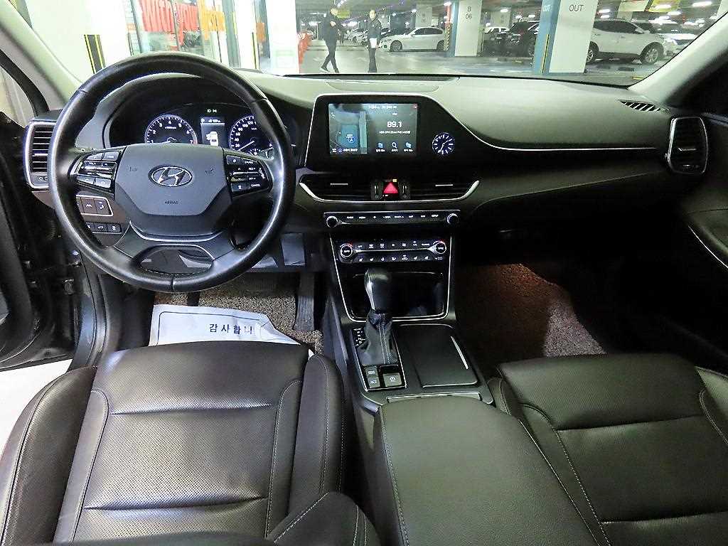 HYUNDAI Grandeur - Vista 10