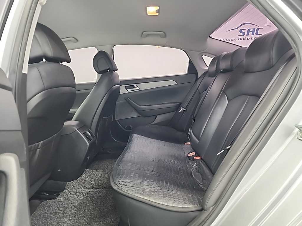 HYUNDAI Sonata - Vista 12