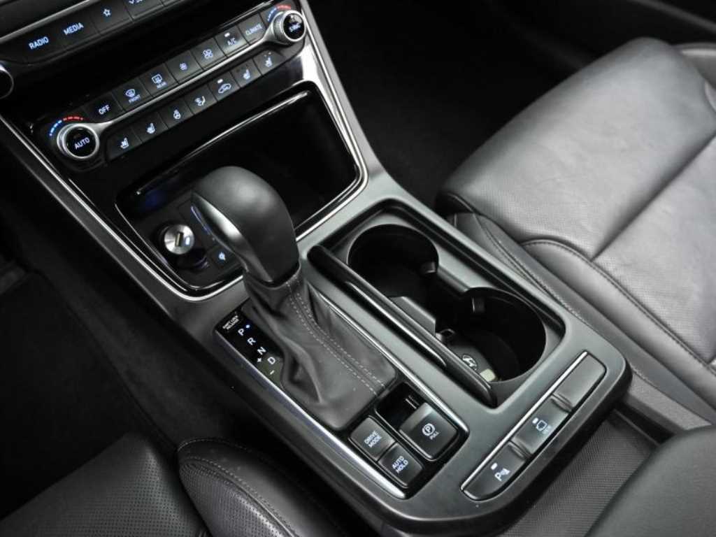 HYUNDAI Grandeur - Vista 9