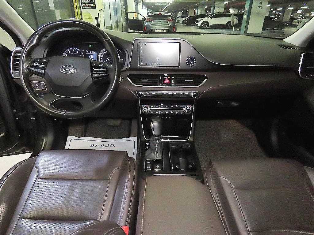 HYUNDAI Grandeur - Vista 10