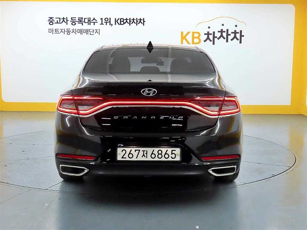 HYUNDAI Grandeur - Vista 3