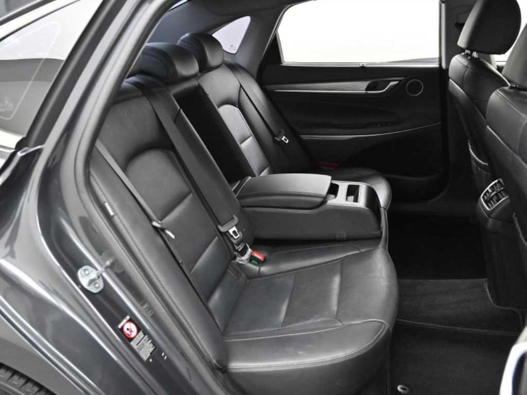 HYUNDAI Grandeur - Vista 12