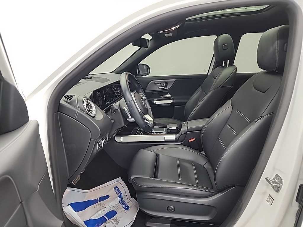 Mercedes Benz EQB - Vista 11