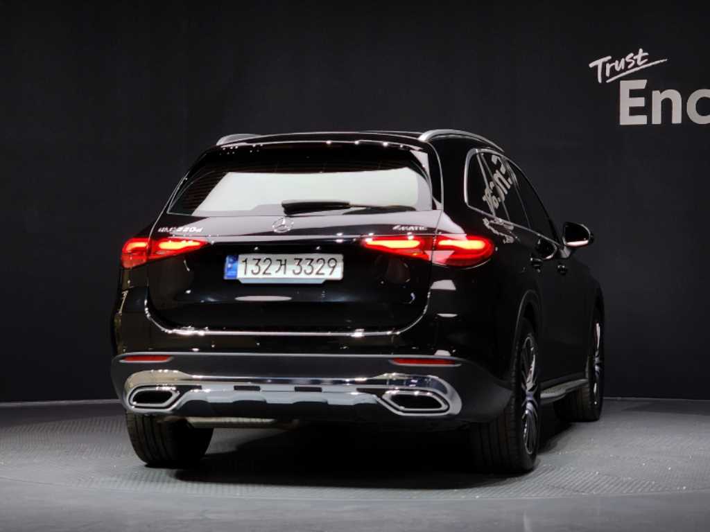 Mercedes Benz GLC Class - Vista 4