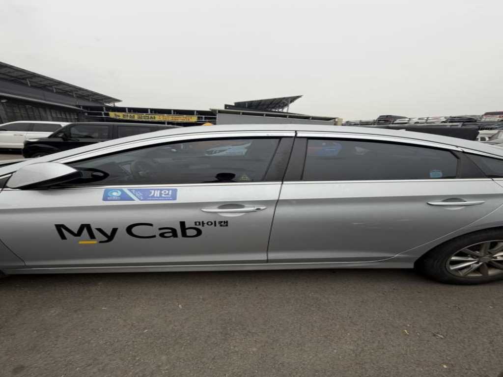 HYUNDAI Sonata - Vista 2