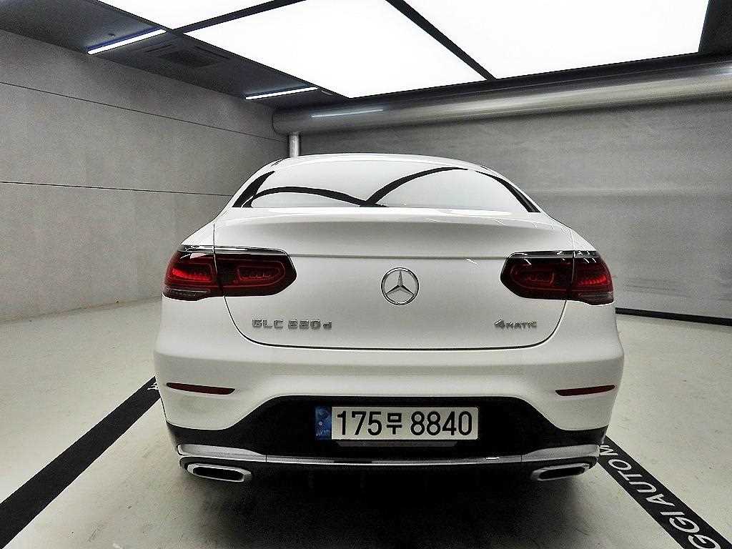 Mercedes Benz GLC Class - Vista 3