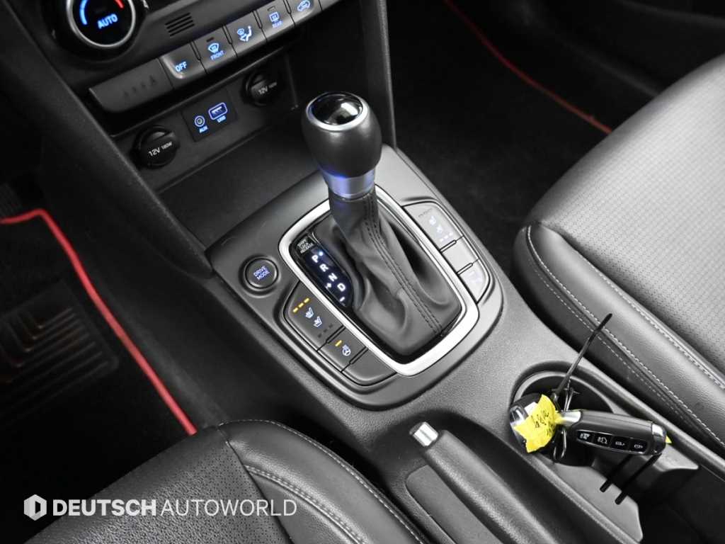 HYUNDAI Kona - Vista 9