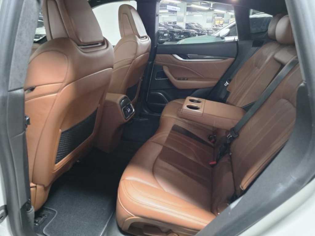 Maserati Levante - Vista 6