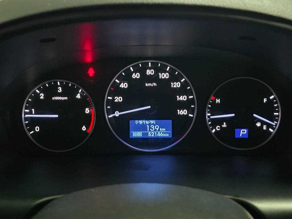 HYUNDAI Starex - Vista 12