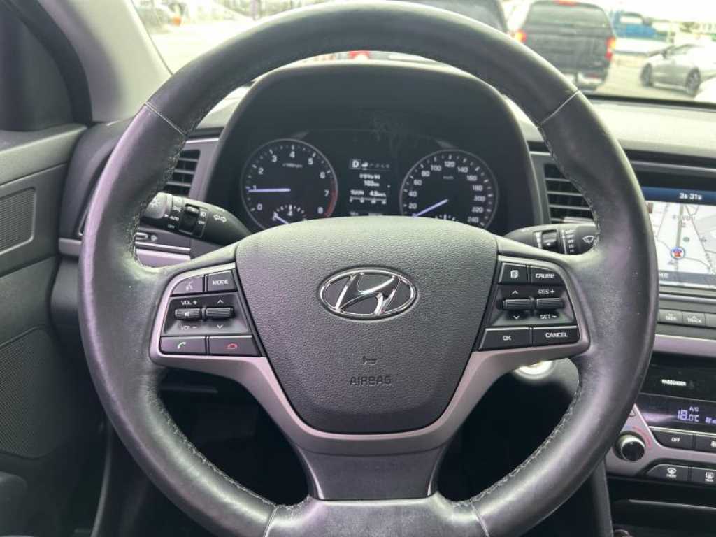 HYUNDAI Avante - Vista 5