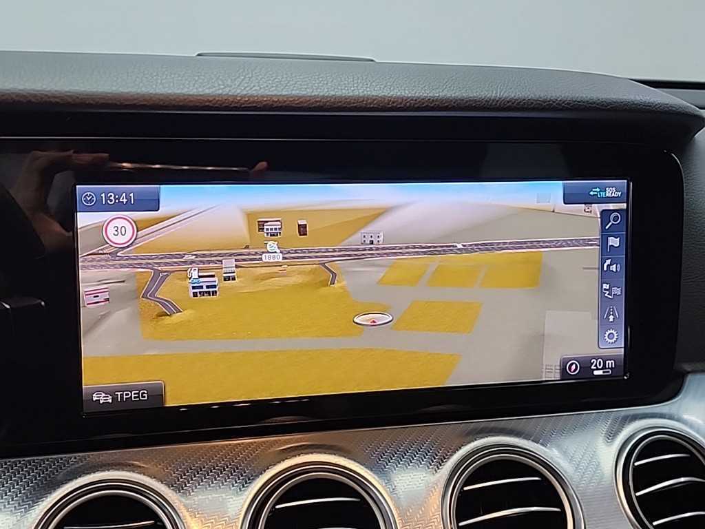 Mercedes Benz E class 2020 Blanco - Importación desde Corea - HF Imports Iquique - Foto 15